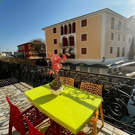 Apartment Bright Duplex In The Heart Of Port 1 Grimaud
